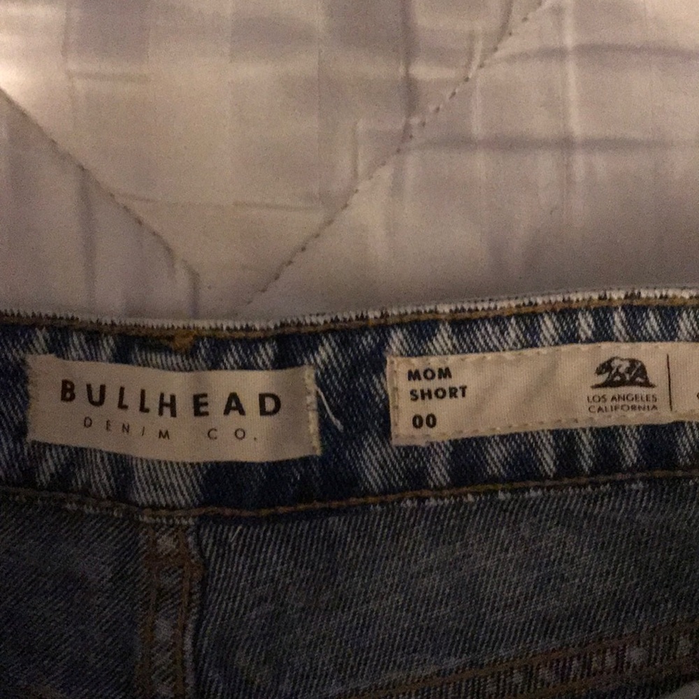High wasted denim cutoff shorts - Picture 2 of 3
